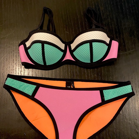 Triangle bikini - Picture 1 of 1